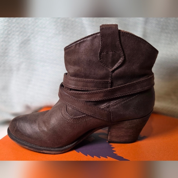 Rocket Dog Women’s Satire Modern Ankle Boot with Pull-Up Tabs EUC - Picture 10 of 10